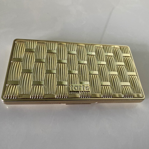 TARTE Elegance Eyeshadow Palette - Picture 2 of 6